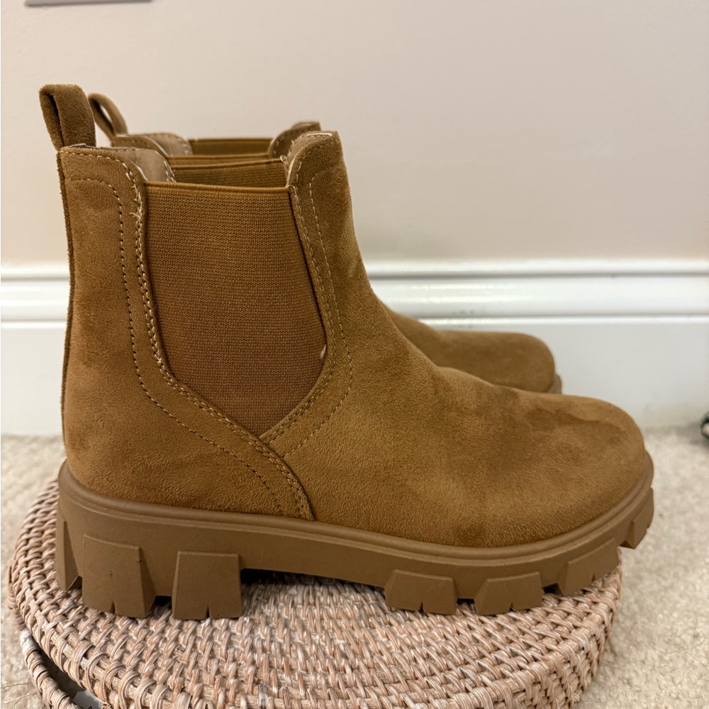 True Craft Chelsea Brown Boots